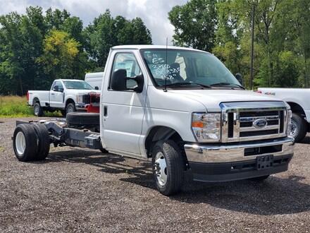 2024 Ford E-350 Cutaway Base Truck