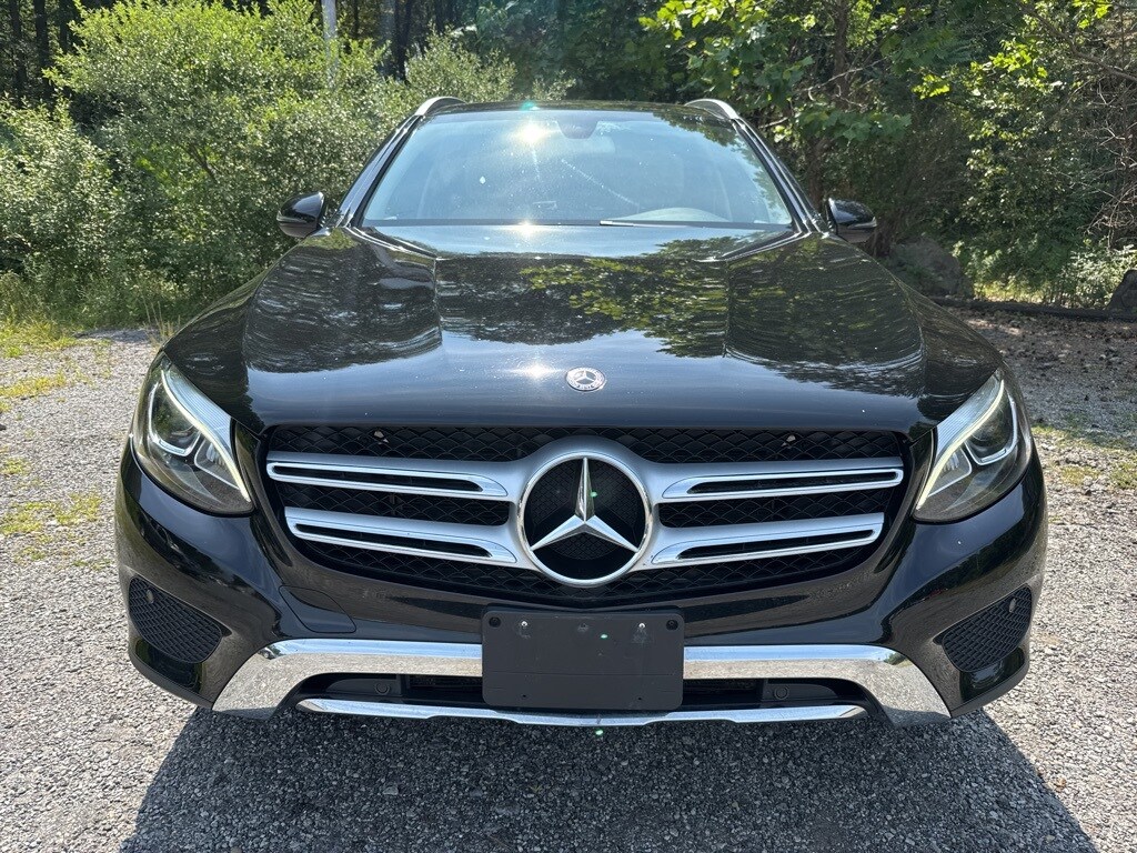 2019 Mercedes Benz GLC 300 photo 2