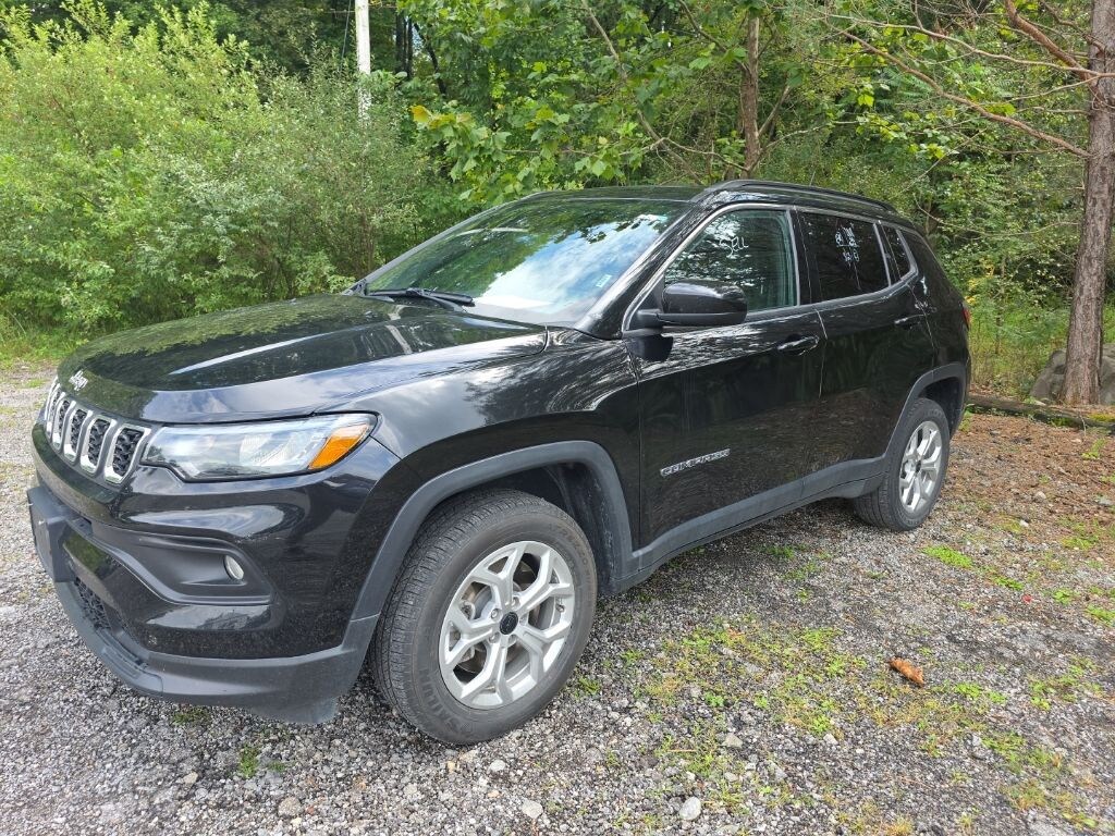 Used 2025 Jeep Compass Latitude SUV