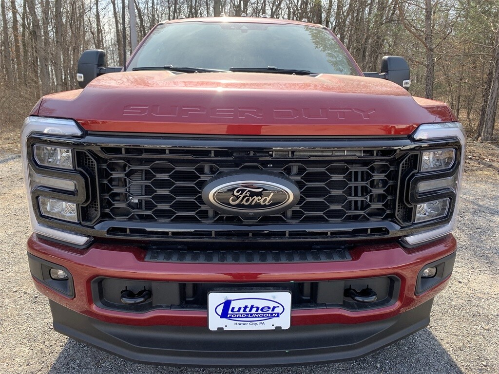 2025 Ford F-250 photo 2