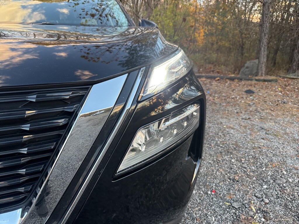 2023 Nissan Rogue SL photo 3