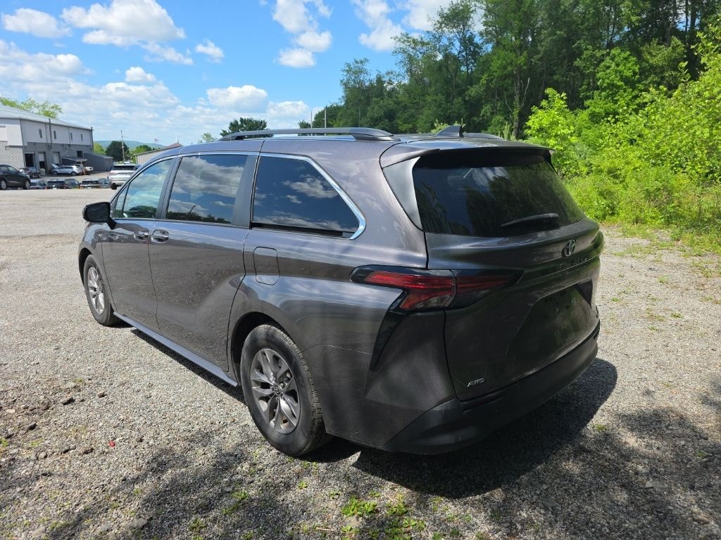 Used 2022 Toyota Sienna LE Minivan/Van