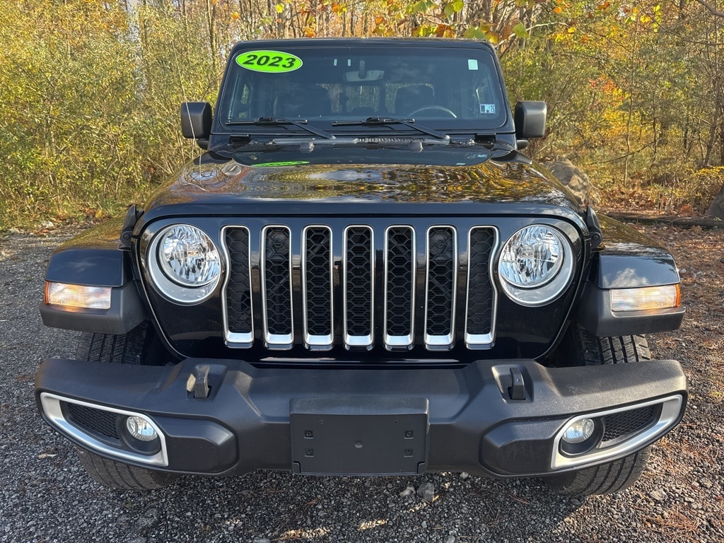Used 2023 Jeep Gladiator Overland Truck
