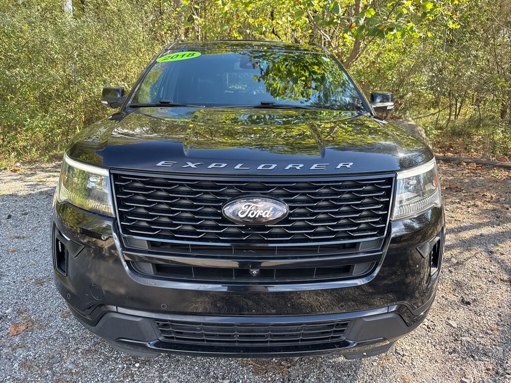 2018 Ford Explorer Sport photo 2