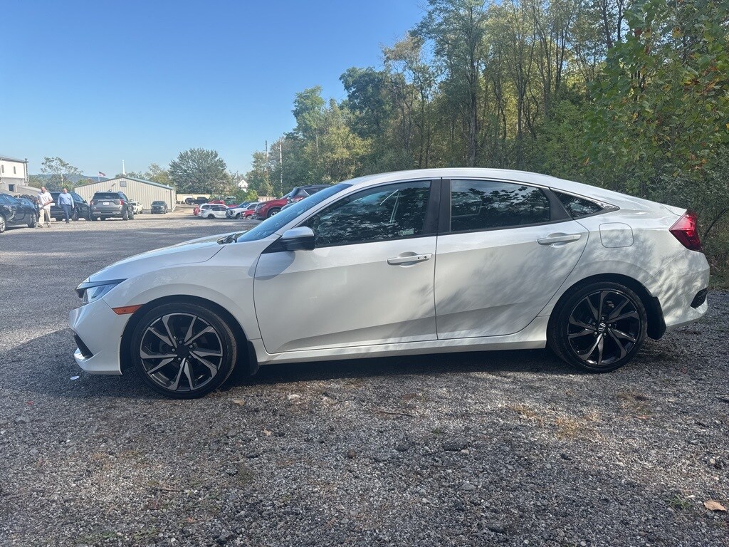 2019 Honda Civic Sport photo 3
