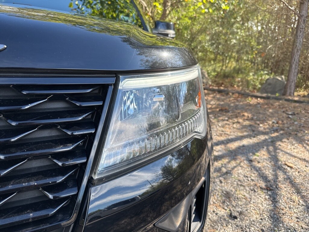 2018 Ford Explorer Sport photo 3