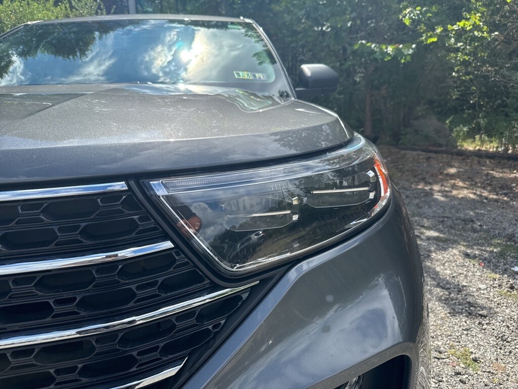 2023 Ford Explorer XLT photo 2