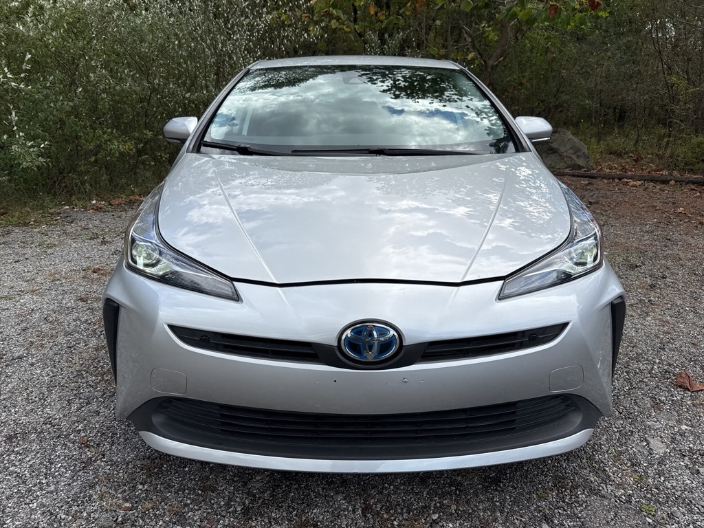 Used 2022 Toyota Prius L Hatchback