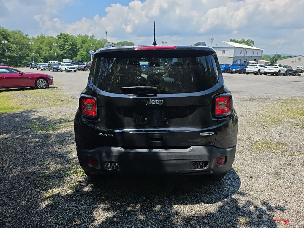 Used 2022 Jeep Renegade Latitude SUV