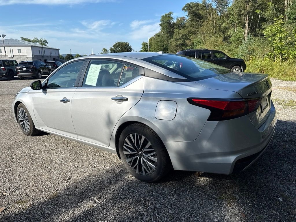Used 2024 Nissan Altima 2.5 SV Sedan