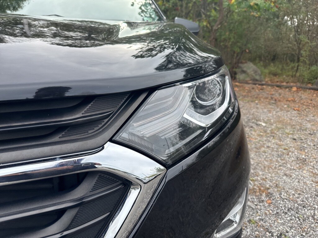 2020 Chevrolet Equinox LS photo 2