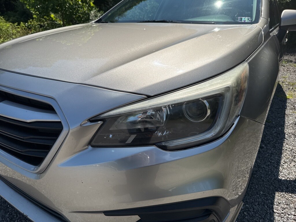 2019 Subaru Legacy 2.5i photo 2