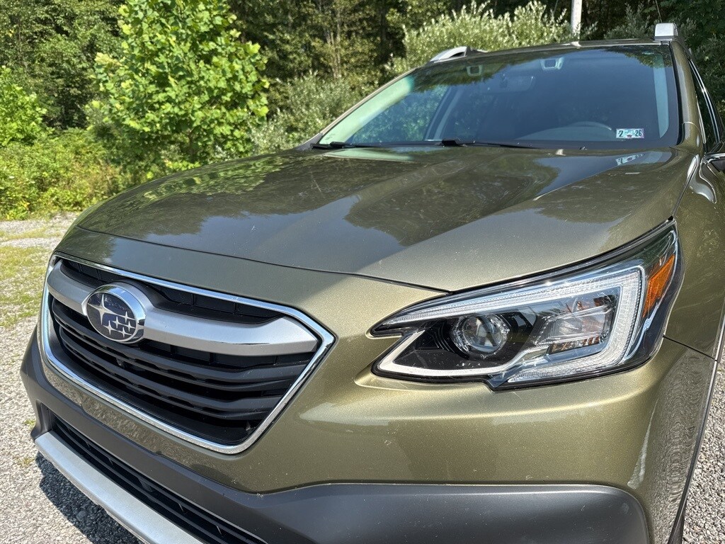 2020 Subaru Outback Touring photo 2