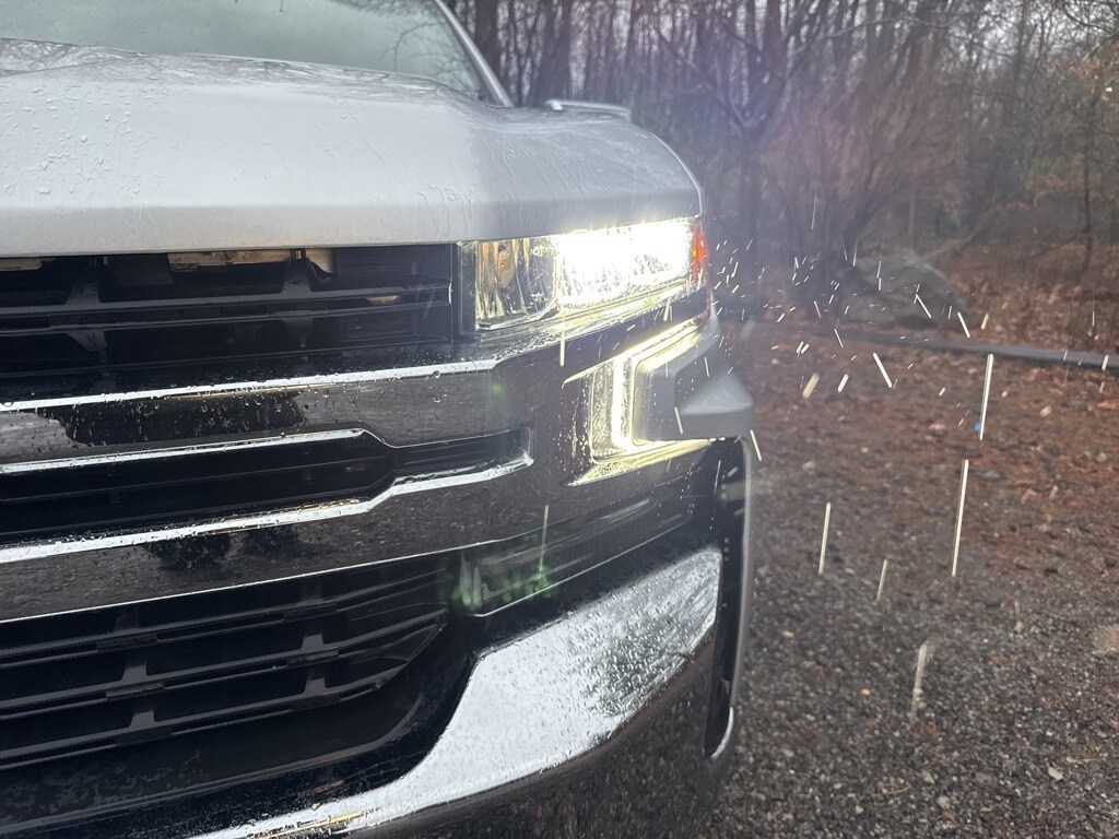 2019 Chevrolet Silverado 1500 LT photo 3