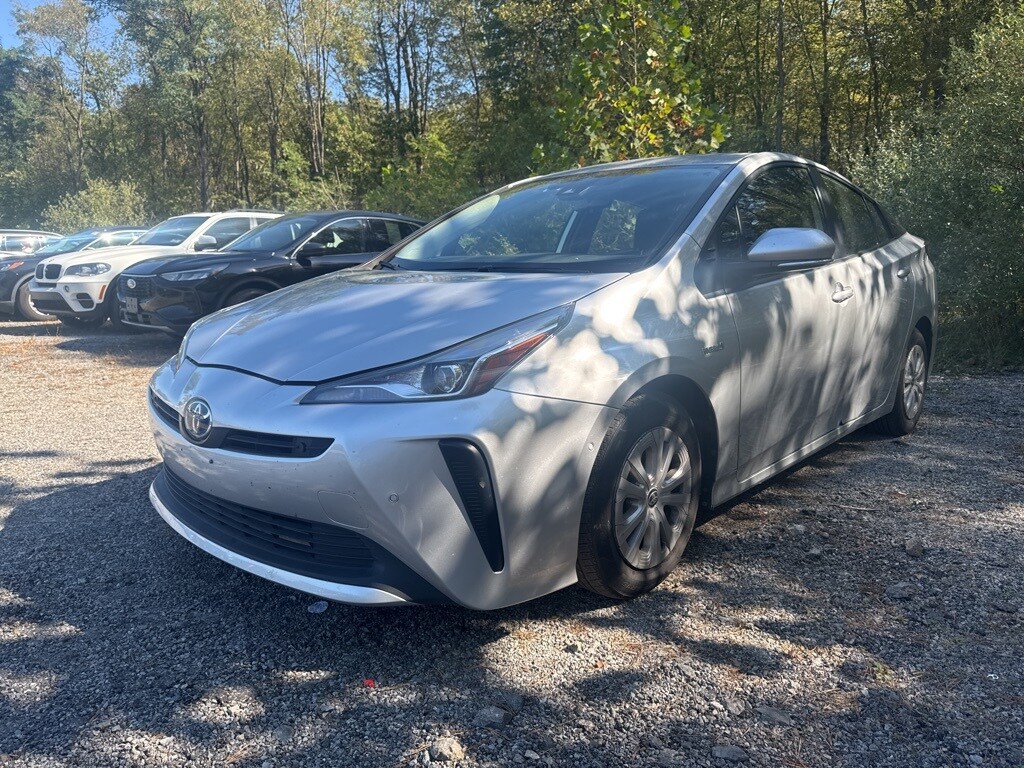 2022 Toyota Prius L photo 3