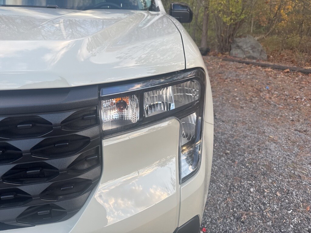 2025 Ford Maverick XLT photo 3