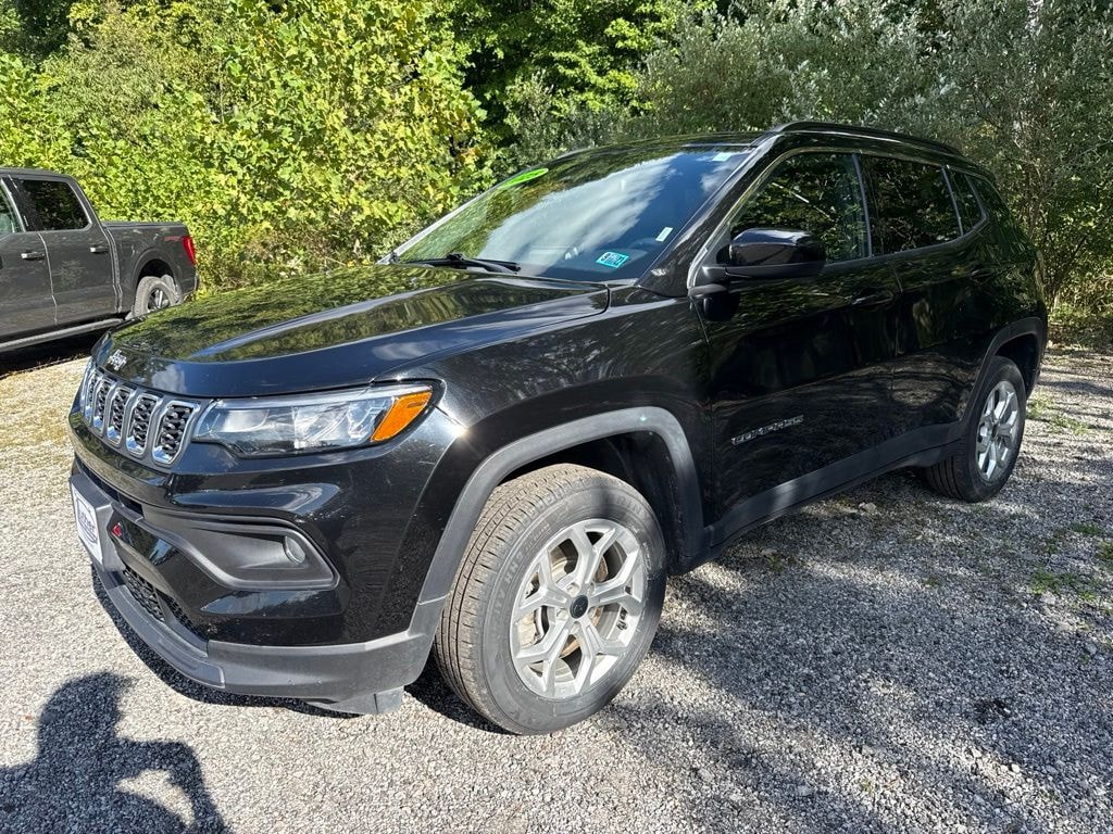 Used 2025 Jeep Compass Latitude SUV