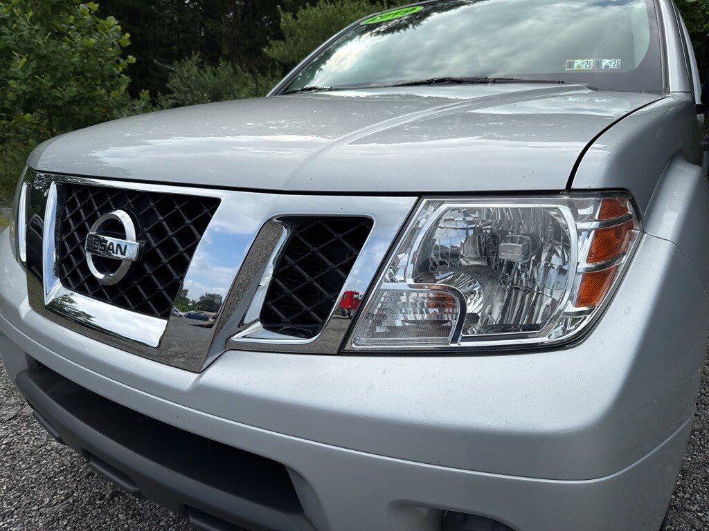 2019 Nissan Frontier SV photo 3