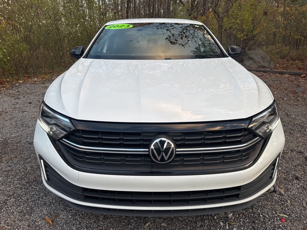 2023 Volkswagen Jetta 1.5T Sport photo 2
