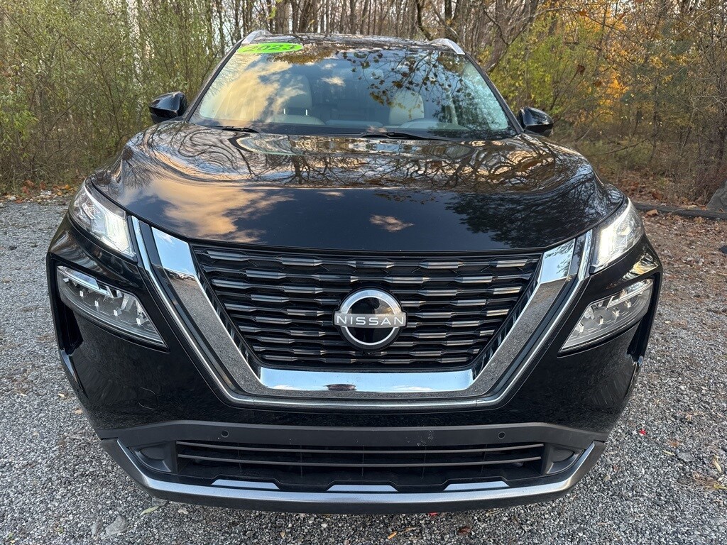 2023 Nissan Rogue SL photo 2