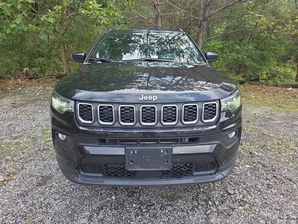 Used 2025 Jeep Compass Latitude SUV