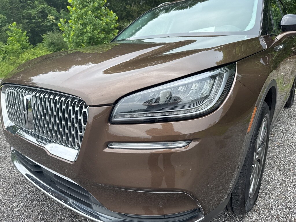 2022 Lincoln Corsair Standard photo 3