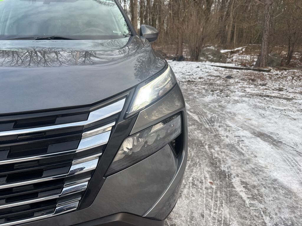 Used 2024 Nissan Rogue SV SUV