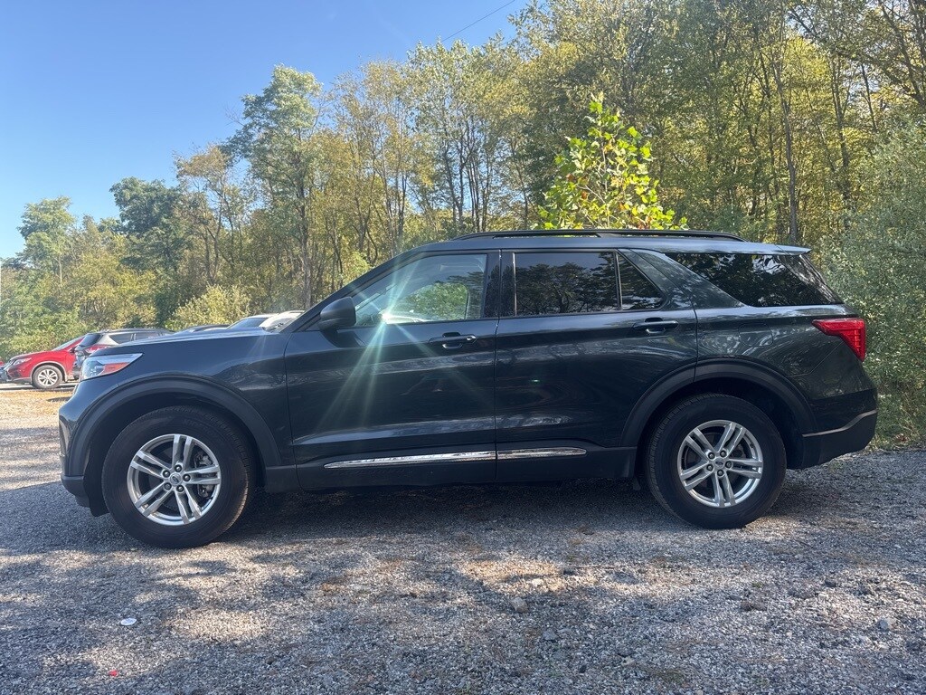 2023 Ford Explorer XLT photo 3