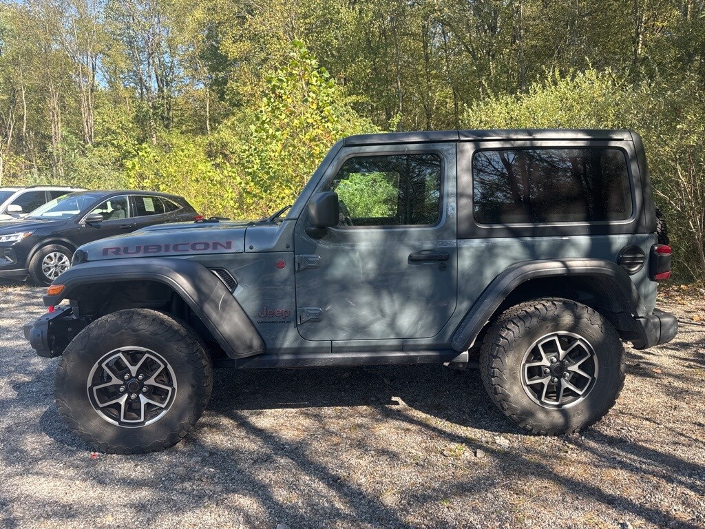 2024 Jeep Wrangler Rubicon photo 3