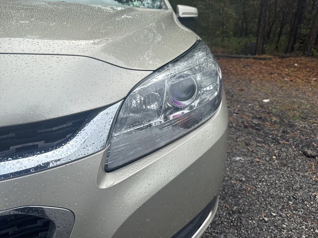 2015 Chevrolet Malibu 1LT photo 2