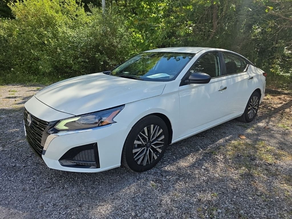 Used 2025 Nissan Altima 2.5 SV Sedan