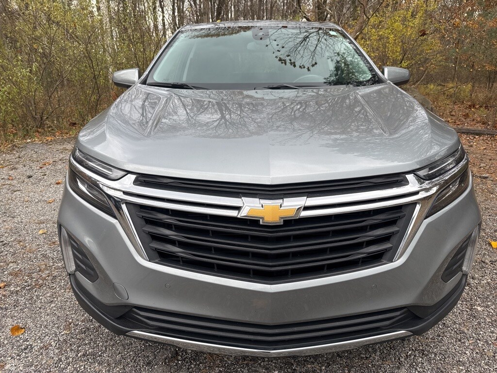 2024 Chevrolet Equinox LT photo 2