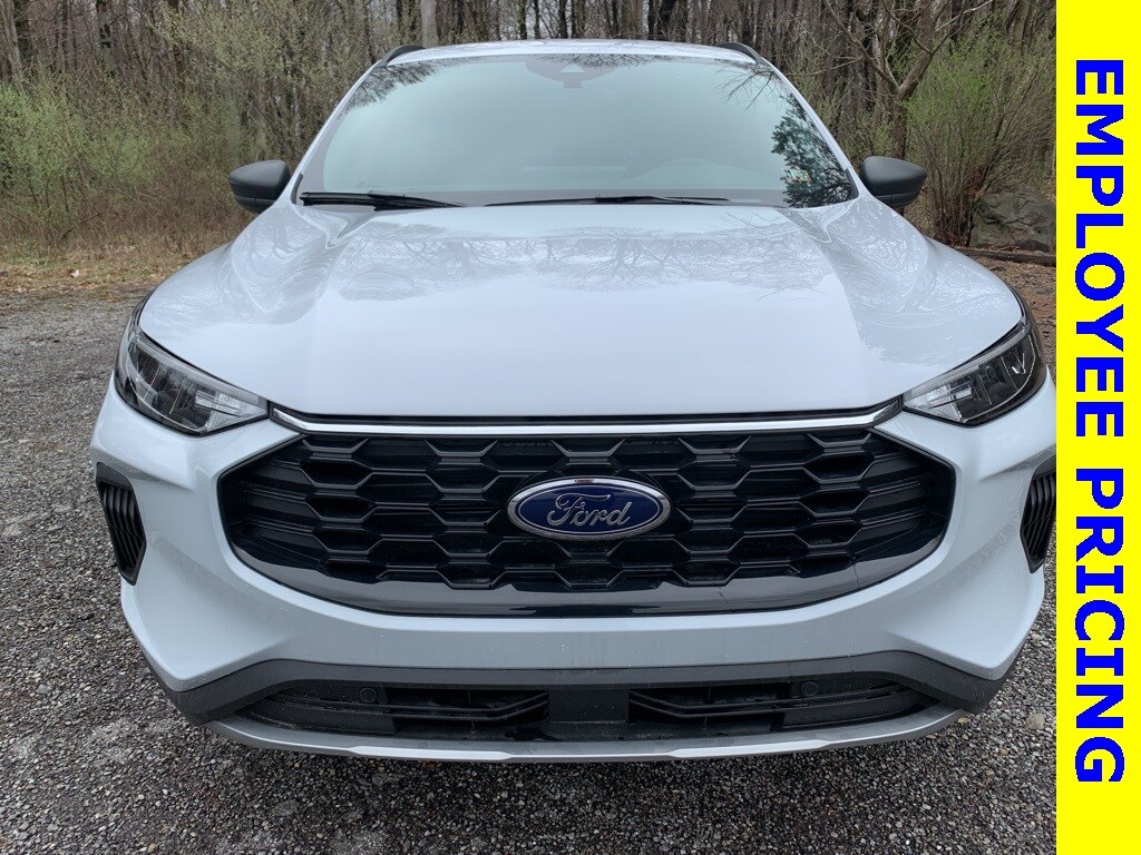 2025 Ford Escape ST-Line photo 3