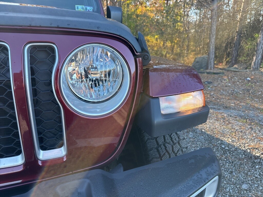 Used 2022 Jeep Gladiator Overland Truck