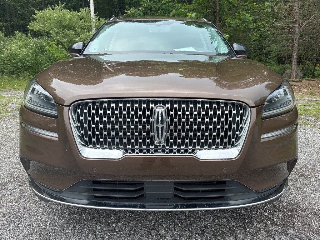 2022 Lincoln Corsair Standard photo 2