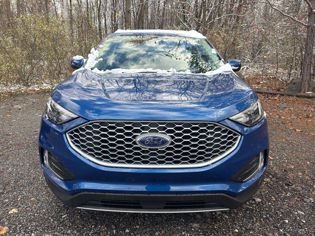 2024 Ford Edge SEL photo 2