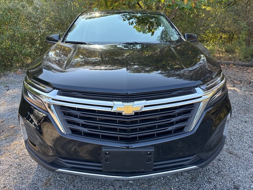 2024 Chevrolet Equinox LT photo 2