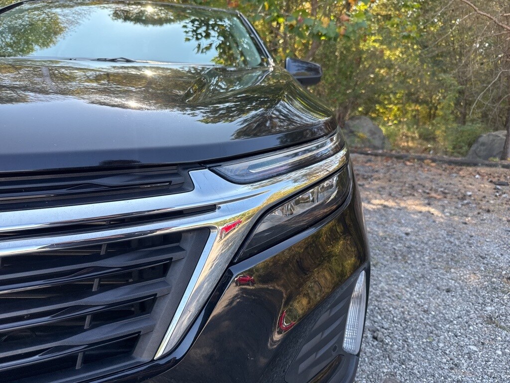 2024 Chevrolet Equinox LT photo 3