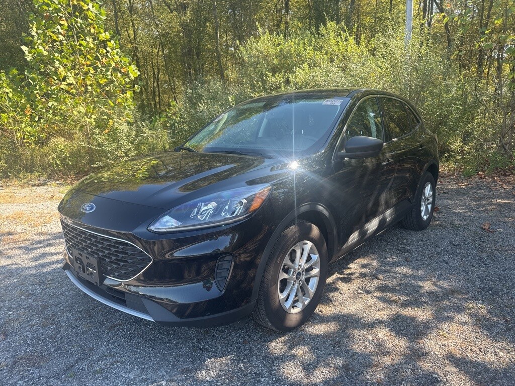 2022 Ford Escape SE photo 2