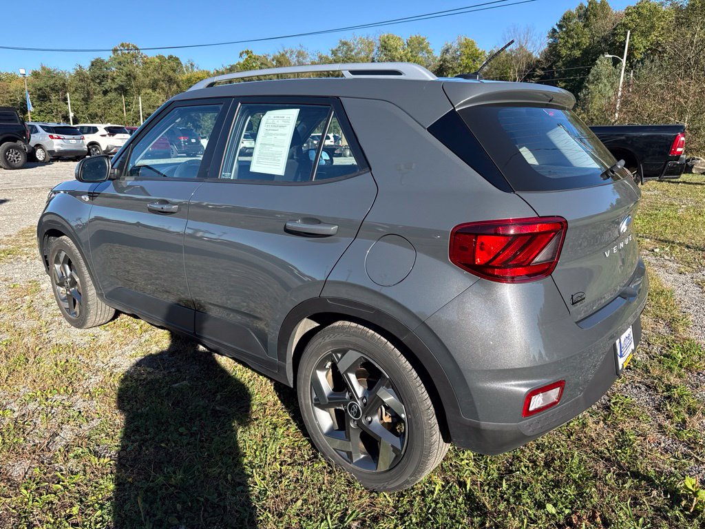 Used 2025 Hyundai Venue SEL SUV