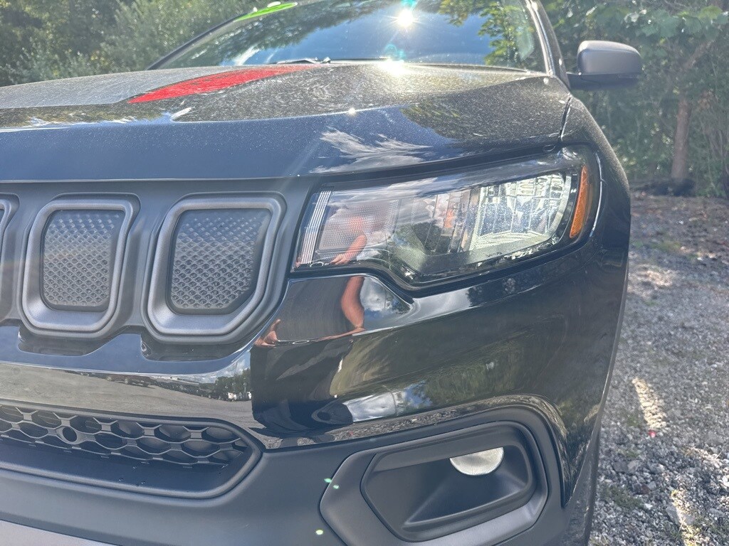 2022 Jeep Compass Trailhawk photo 2