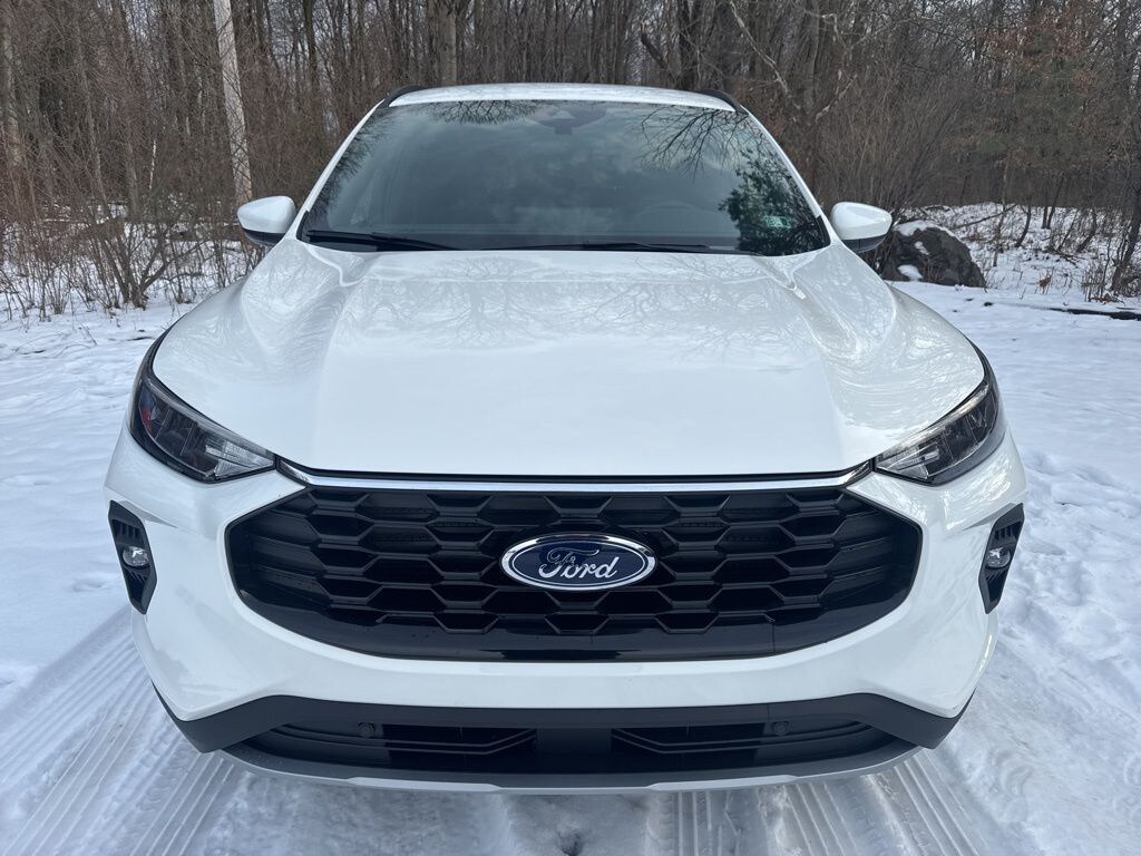 New 2026 Ford Escape Hybrid ST-Line Select SUV