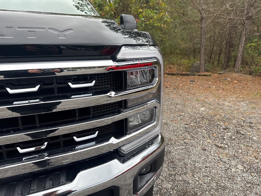 2026 Ford F-250 photo 2