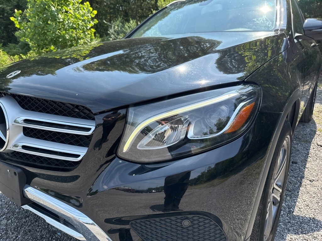 2019 Mercedes Benz GLC 300 photo 3