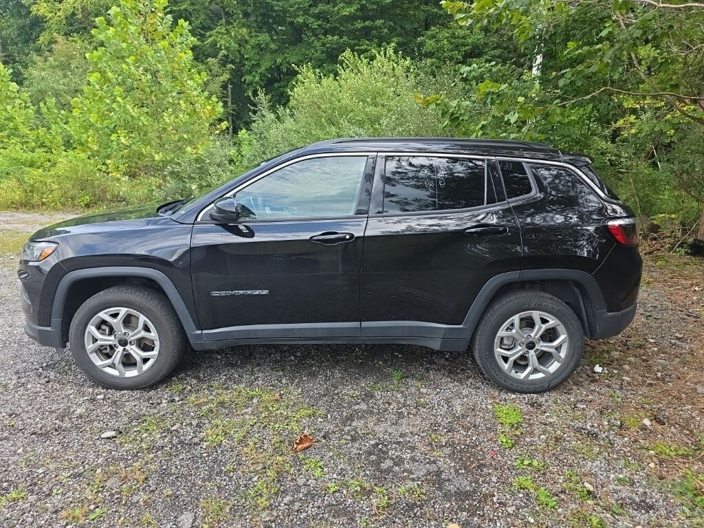 Used 2025 Jeep Compass Latitude SUV