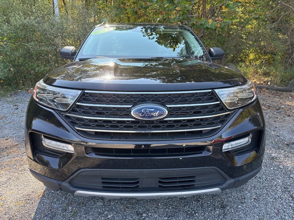 2023 Ford Explorer XLT photo 2