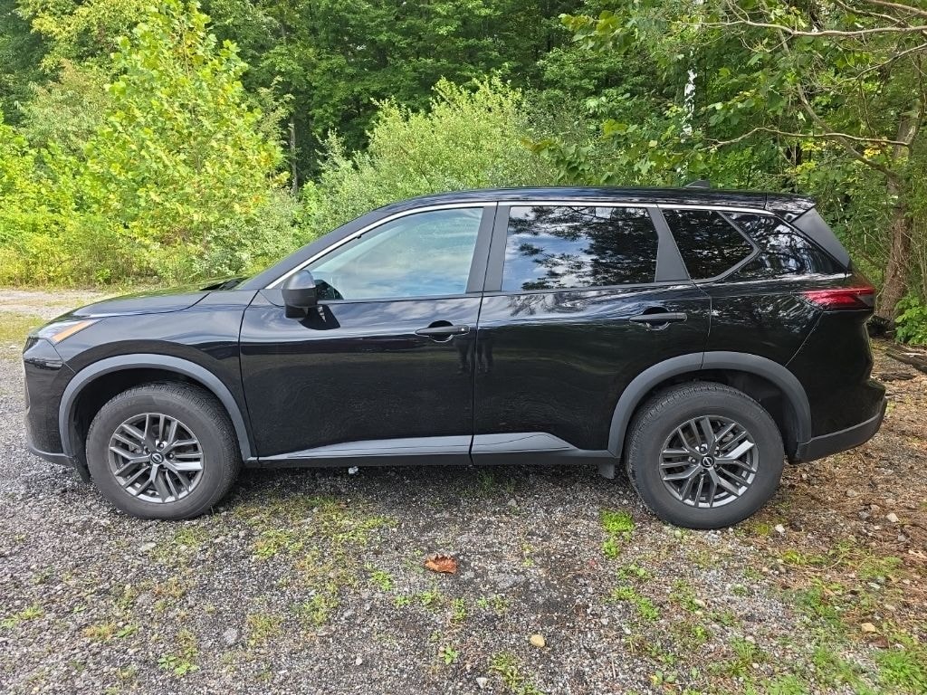 Used 2024 Nissan Rogue S SUV