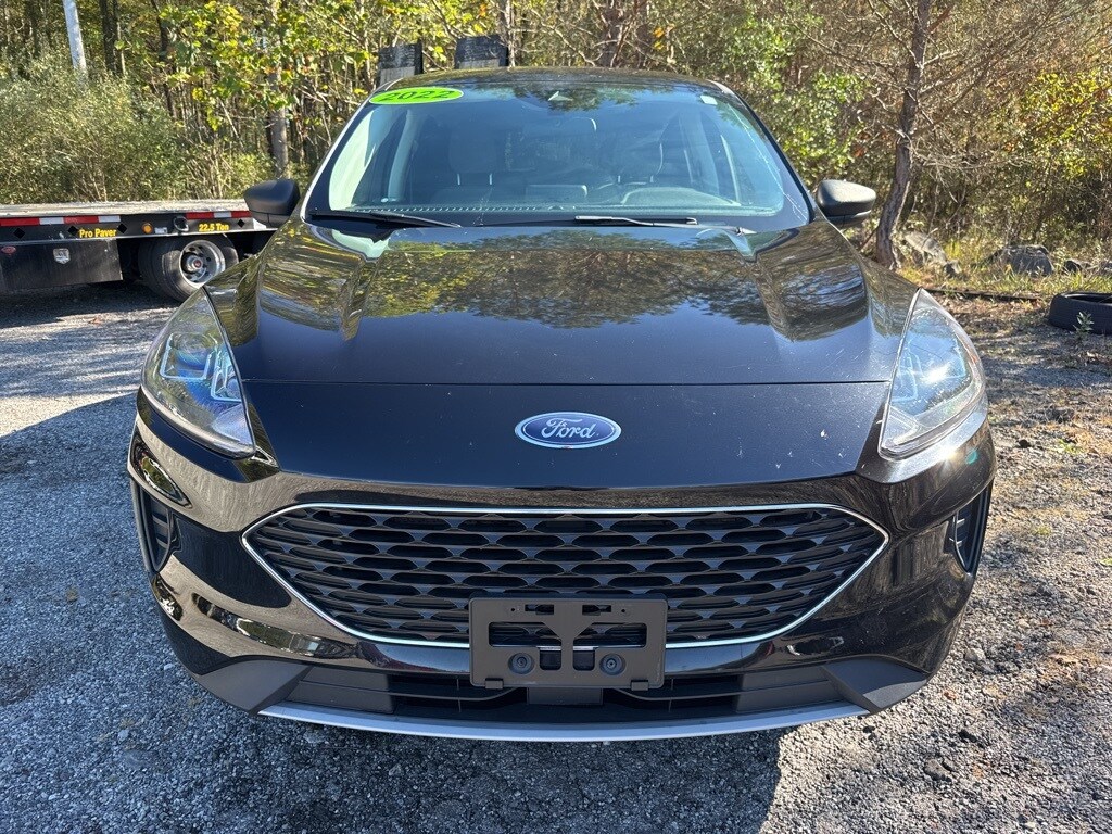 2022 Ford Escape SE photo 2
