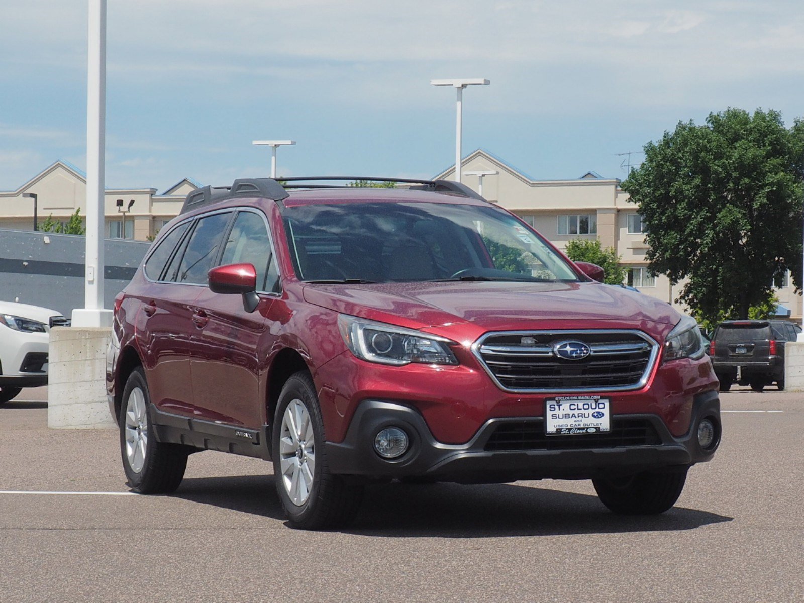 Used 2018 Subaru Outback Premium with VIN 4S4BSACC6J3251616 for sale in Saint Cloud, Minnesota