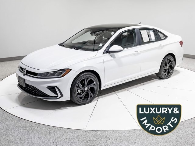 2025 Volkswagen Jetta SE's photo